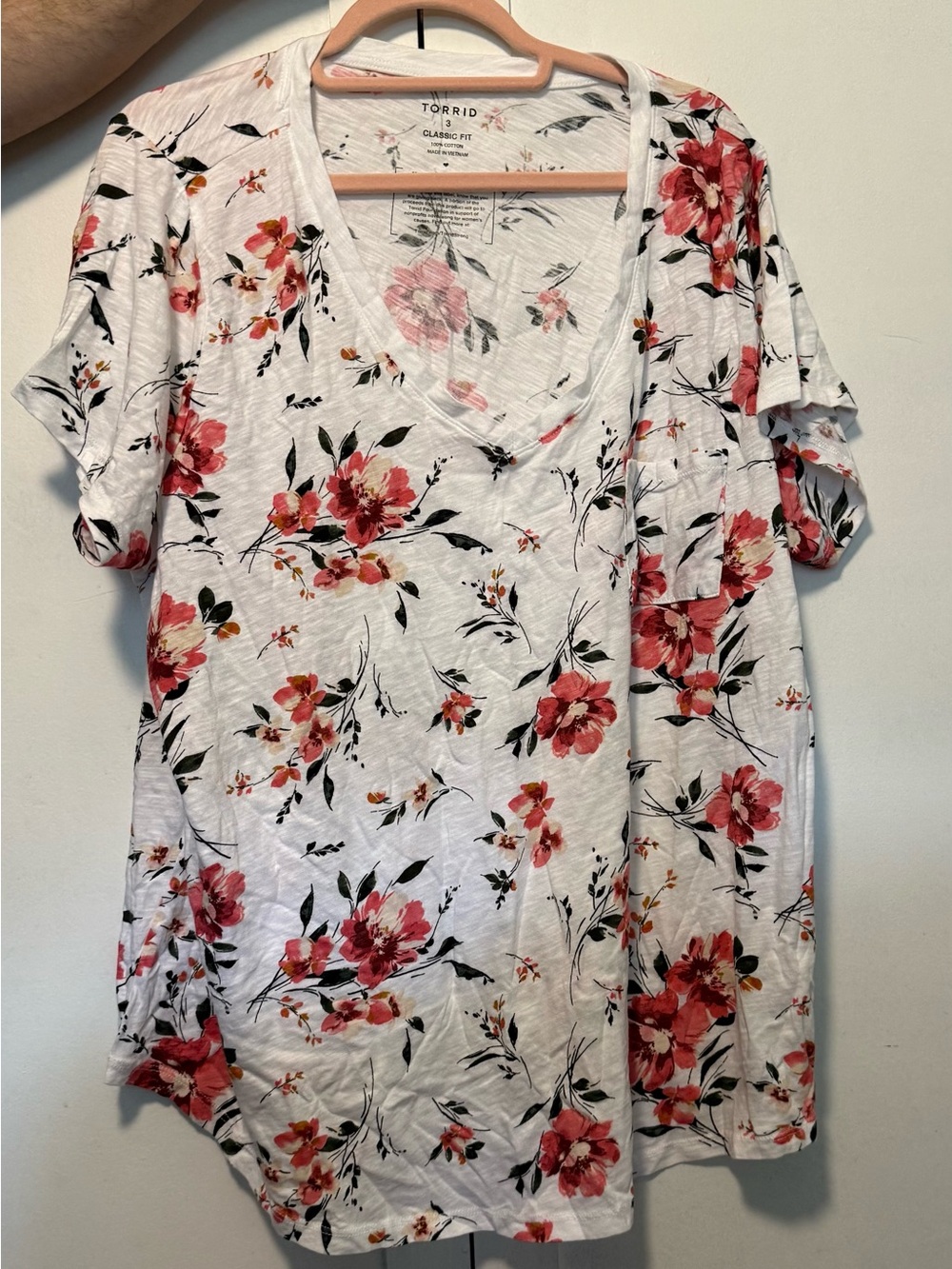 torrid White Floral V-Neck Short Sleeve Tee with Pink Blooms